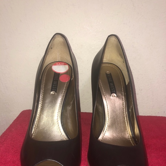 Nine West 9M Black Leather High Heel Peek Toe Pump - Picture 7 of 8